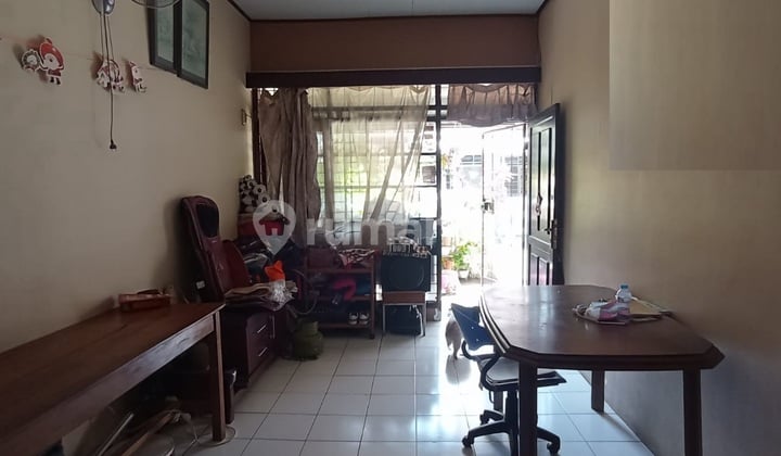 Rumah Nyaman Asri Banyak Pepohonan di Taman Kopo Indah 2