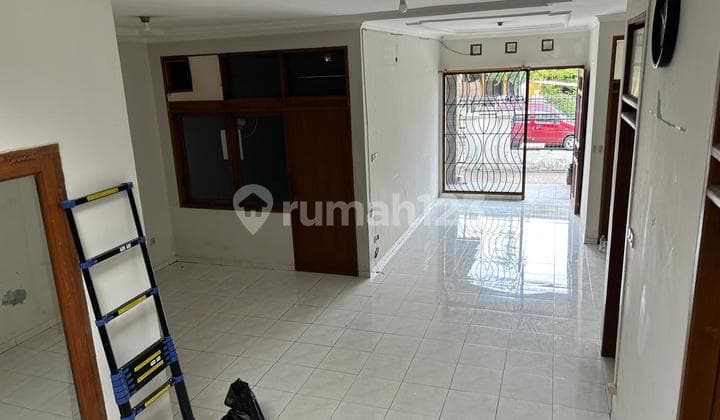 Rumah Bisa Disewa Harga 48 Juta Per Tahun di Taman Kopo Indah 3