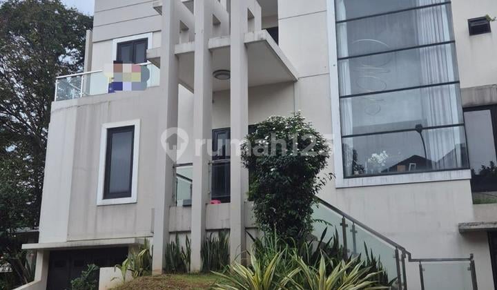 Ready-to-Occupy Modern Minimalist Hook House in Legenda Wisata Cibubur