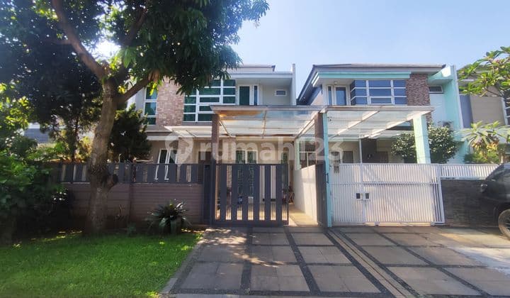 Two-Story House in Boulevard Citra Gran