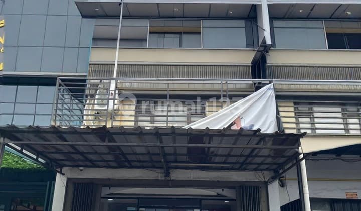 3-Story Shop House in Cibubur Alternative