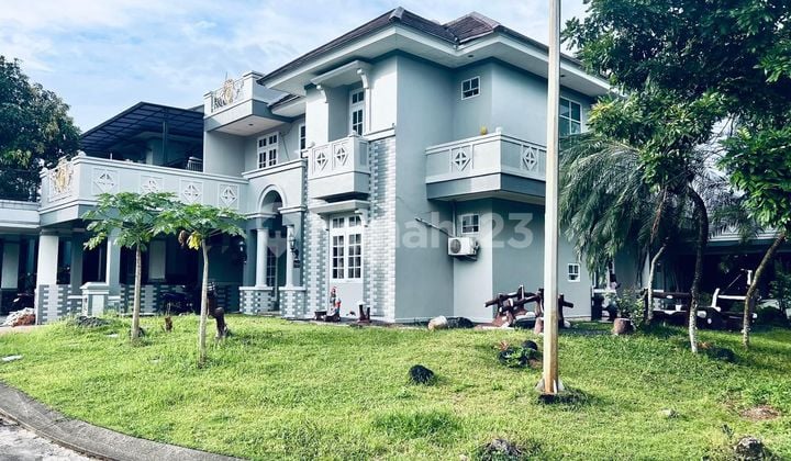 Rumah Hook Dua Lantai di Kota Wisata Cibubur Bebas Banjir