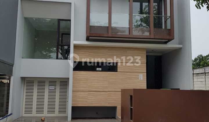 Rumah 2.5 Lantai Depan Taman Di Kebayoran Village Bintaro Sek 7 Siap Huni
