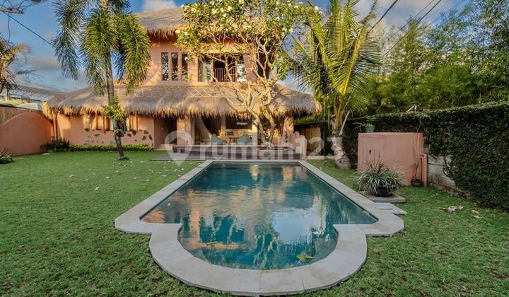 Tropical Villa In Umalas Bali