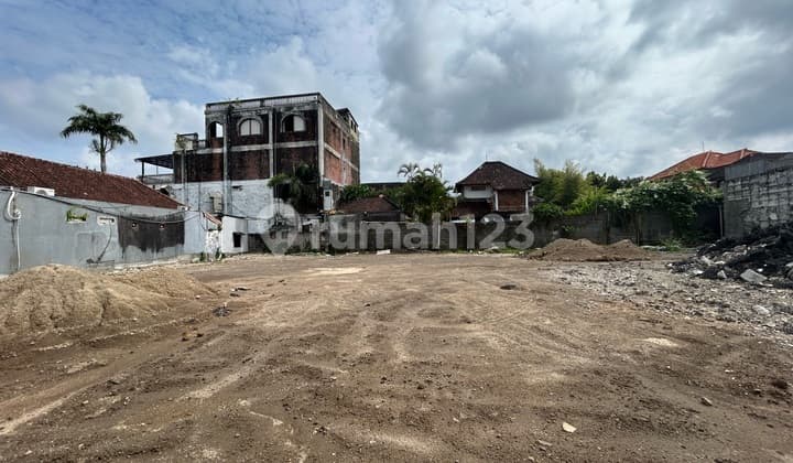 Premium Land Near the Beach Located in Oberoi Seminyak