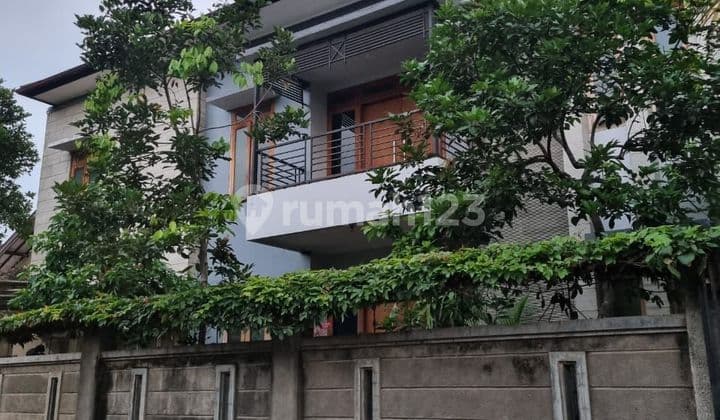 Rumah 2 Lantai Hook Bagus Strategis di Kiaracondong