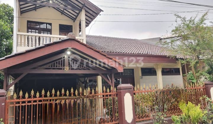 Rumah 2 Lantai Strategis Dekat Banyak Fasilitas di Kiaracondong