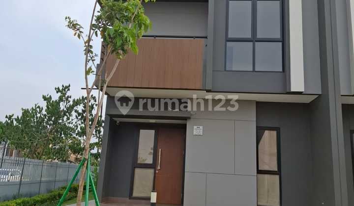 Disewakan Rumah Baru 2 Lantai di Summarecon Crown Gading – Hunian Modern Siap Huni!