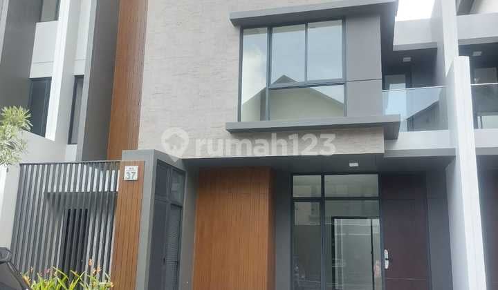 Di Sewakan Rumah Bagus dan Baru di Cluster Vanica Scg Summarecon Crown Gading