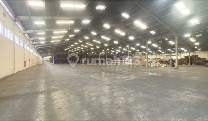 Gudang Terawat Komplek Pergudangan Area Cileunyi Luas 6000 M²