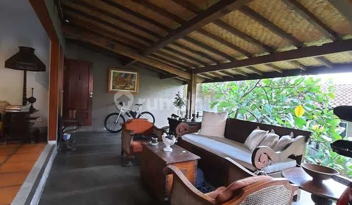 Dijual Rumah Etnik Minimalis Terawat Cigadung Dekat Resort Dago Pakar