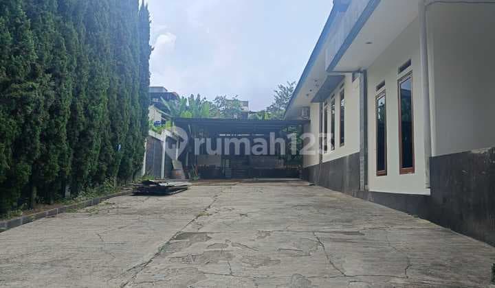 Rumah Besar Halaman Super Luas di Gegerkalong - Cocok untuk Guest House atau Kantor