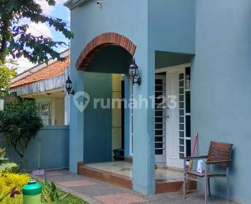 Disewakan Rumah Modern Terawat Semi Furnish Dekat Burangrang