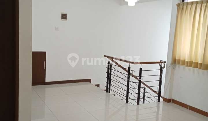Rumah Modern Dalam Komplek Lingkungan Nyaman Dekat Universitas Pendidikan Indonesia
