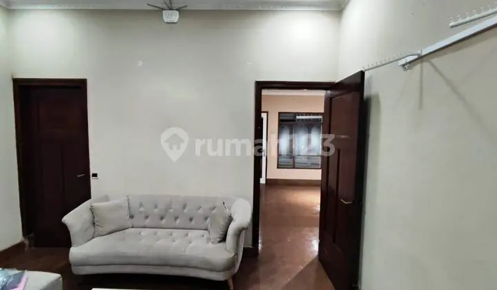 Dijual Rumah Klasik Ex Butik & Cafe Sayap Cipaganti