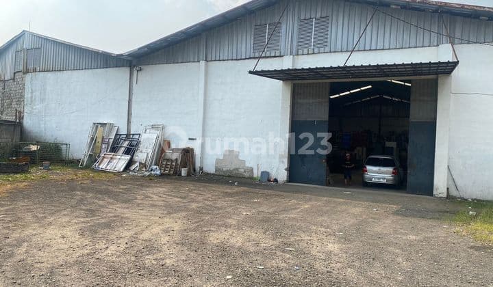 Gudang di Mainroad Kopo Dekat Akses Tol