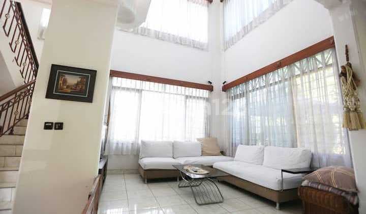 For Rent: A House with a Large Yard, Fully Furnished, Dago Pakar Resort View of Bandung City & Mountains