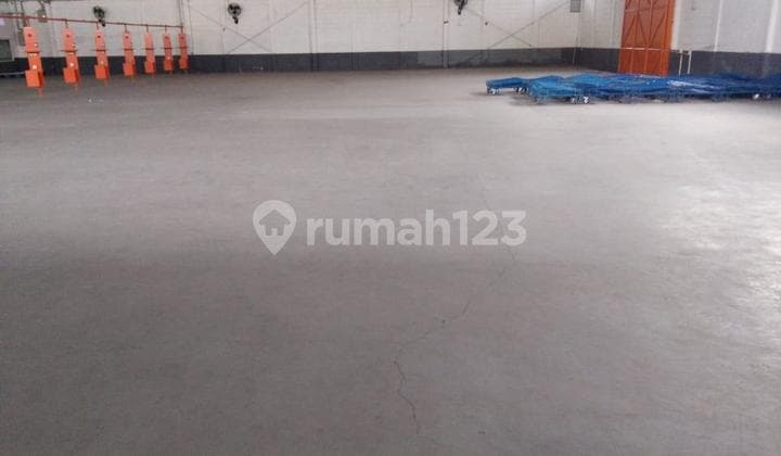 Gudang Tengah Kota Soekarno Hatta Mainroad Akses Container 40 Ft