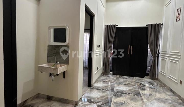 Modern House Near Turangga