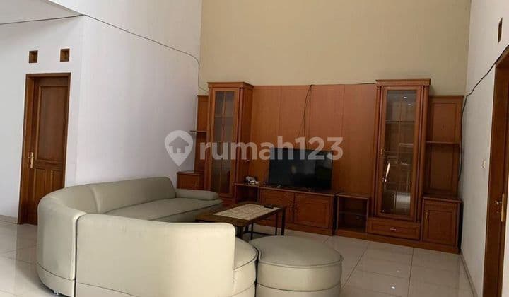 For Rent Comfortable Green Home In Setra Duta