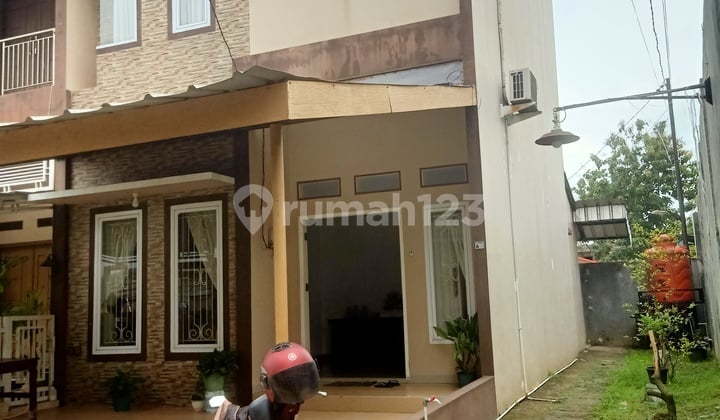 Rumah, 2 Lantai, SHM, di Sako,