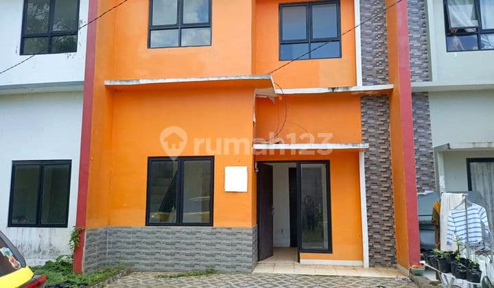 Rumah 2 Lantai SHM 15 Menit ke Mall Paradise Walk Serpong Siap Huni J33774