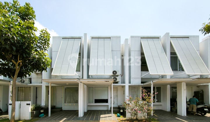 Rumah 2 Lt Siap Huni 15 Menit ke Pntu Tol BSD Barat 1 Hadap Utara J-25496