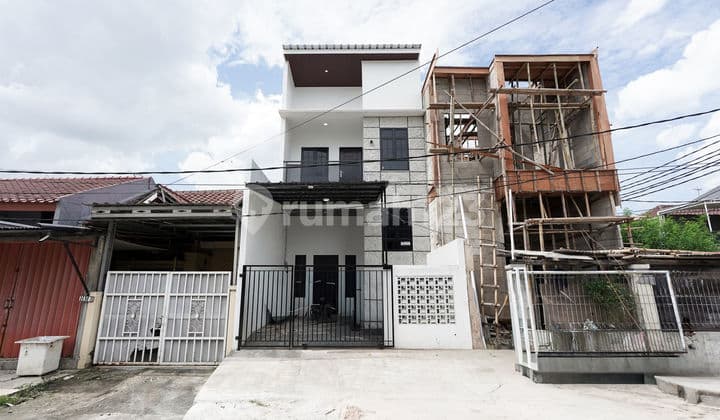 Rumah Siap Huni 15 Menit ke Eka Hospital Harapan Indah Dibantu KPR J39971