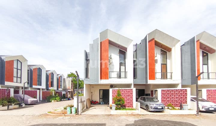 Rumah 8 Menit ke Living Plaza Pamulang Siap Huni Dibantu KPR J-38296