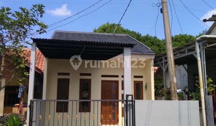Rumah SHM Hadap Timur Dekat Living World Grand Wisata Bekasi J-39637