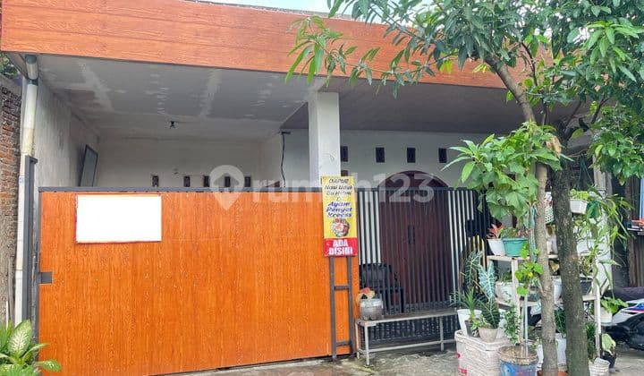 Rumah Luas 2 Lt 15 Menit ke Stasiun Pasar Minggu Hadap Selatan J34073