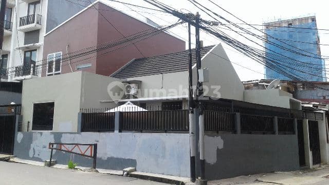 Rumah di Kebon kacang ,tanah abang jakarta pusat. SHM Bagus Unfurnished
