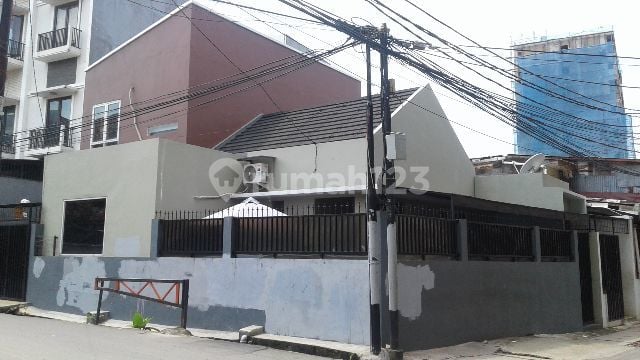 Rumah di Kebon kacang ,tanah abang jakarta pusat. SHM Bagus Unfurnished