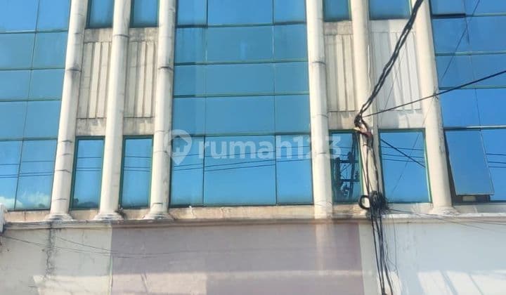 Shop house for quick sale on Pengampon Street, Surabaya.