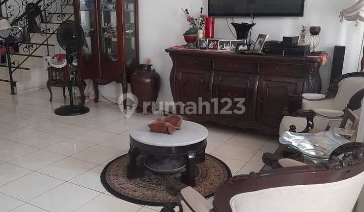 Rumah siap huni di bintaro Jakarta selatan 2 Lantai