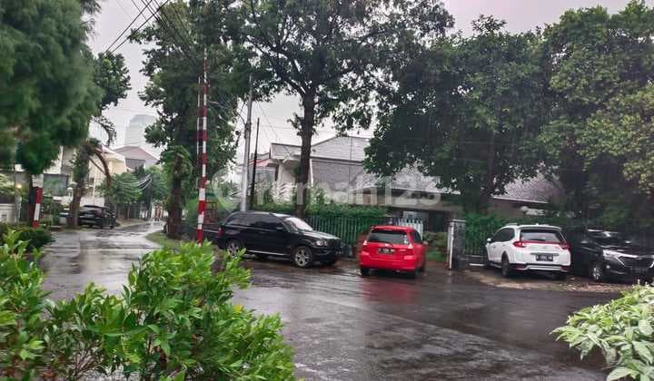 Disewakan rumah di kebayoran baru Jaksel, rumah tenang dan nyaman.