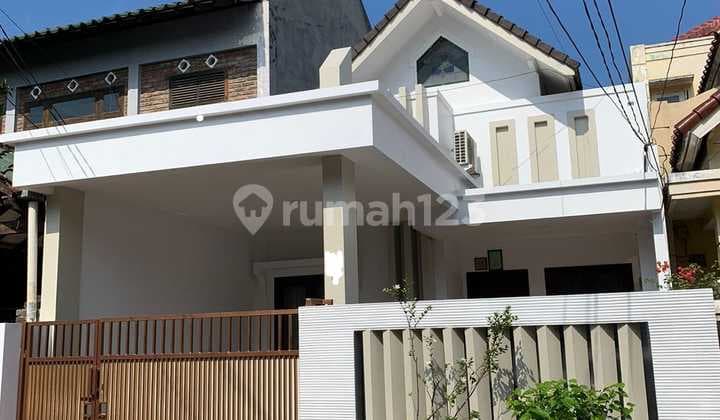 Rumah Modern 2 Lantai Lokasi Stategis di Villa Bintaro Regency