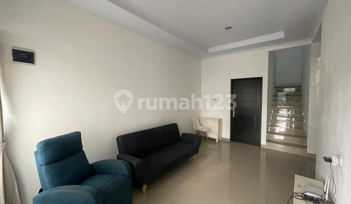 Rumah 2 Lantai SHM bisa KPR Lokasi di Pamulang