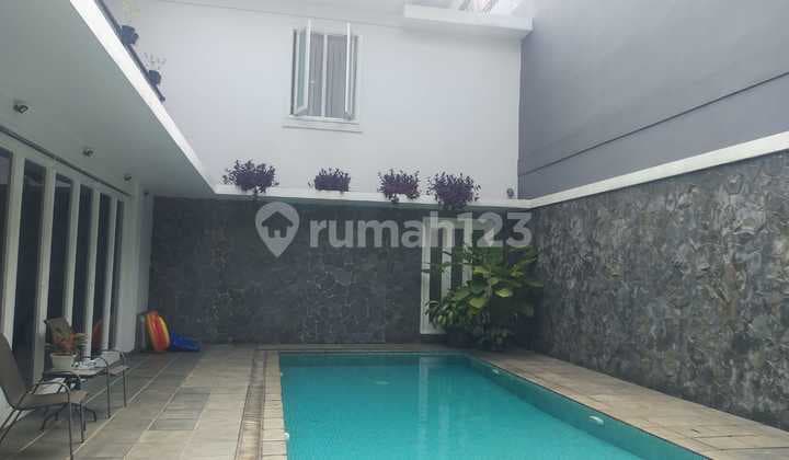 Rumah Cantik Asri Dan Nyaman Di Kawasan Elite Jakarta Selatan