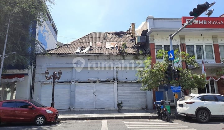Nego Sampai Jadi gedung Di Jalan Raya Tunjungan Surabaya Jawa Timur , Gedung 1 Lantai