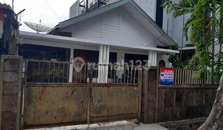 Rumah di Jalan Kaji, Petojo Utara, Jakarta Pusat