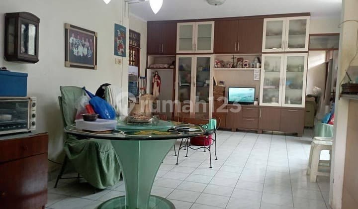 Ready-to-Occupy House on Mentawai Street, Megapolitan Cinere Depok Complex