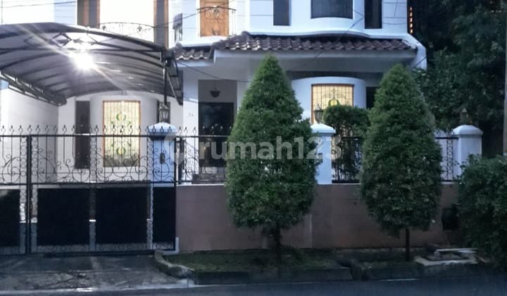 For Sale: Ready-to-Occupy House at a Price Close to NJOP in Pondok Indah, Kebayoran Lama, South Jakarta