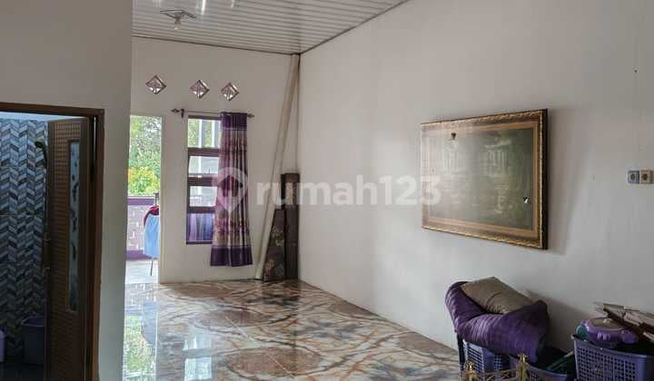 Near Tebet Station, a House for Sale with a Bonus Rental Unit in Tebet, South Jakarta