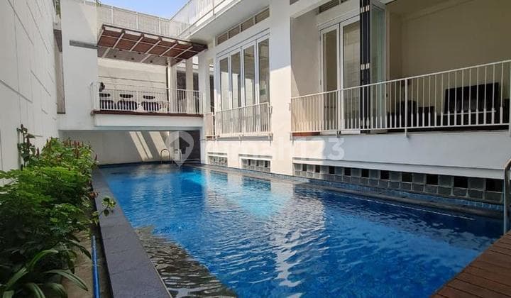 Dijual Rumah Modern Tropis di Pondok Indah Jakarta Selatan