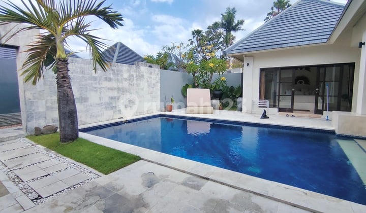 Leasehold Villa Modern Dan Fully Furnished Siap Huni Di Seminyak