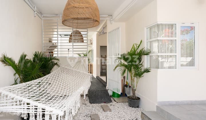 Rumah Cantik dan Bersih Siap Huni 15 Menit ke Pantai Melasti