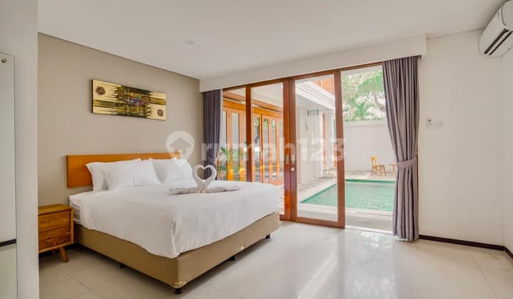 Modern and Well-Maintained Villa Ready to Occupy in Puri Gading