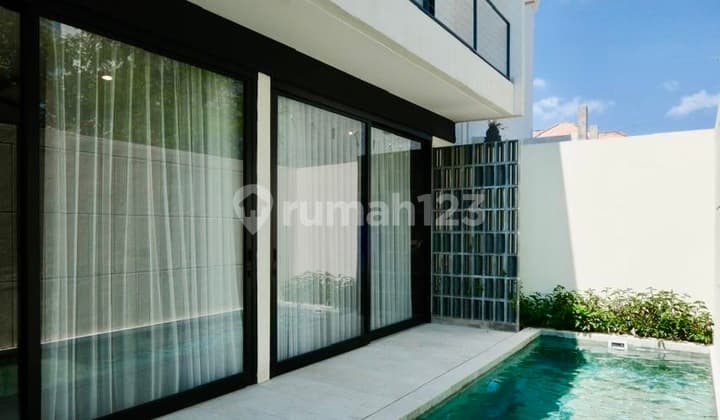 Modern Fully Furnished Villa Ready to Live in Kerobokan
