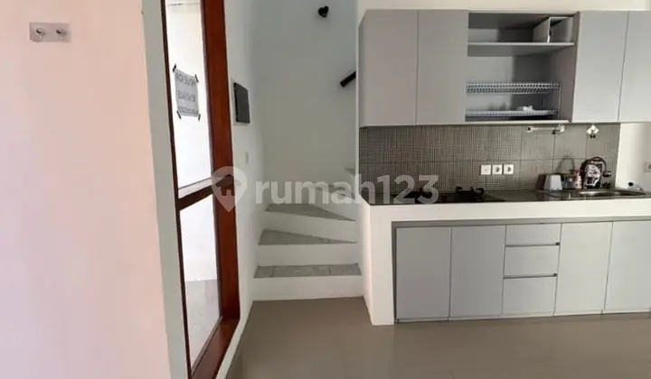 New Semi-Furnished House Ready to Move In, 7 Minutes to Bakery
